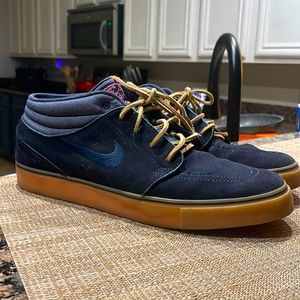 Nike SB Janoski Mid Dark Obsidian/Pink